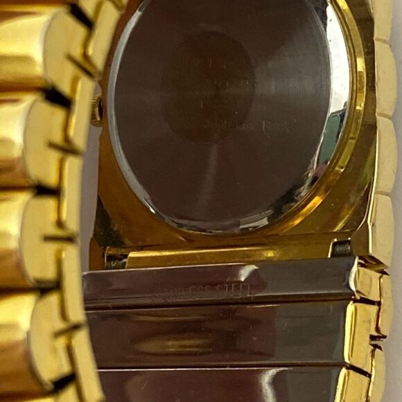 ExpLrAess Women's Stainless Steel Case Bracelet Band Gold-Toned Analog Watch - Picture 8 of 8